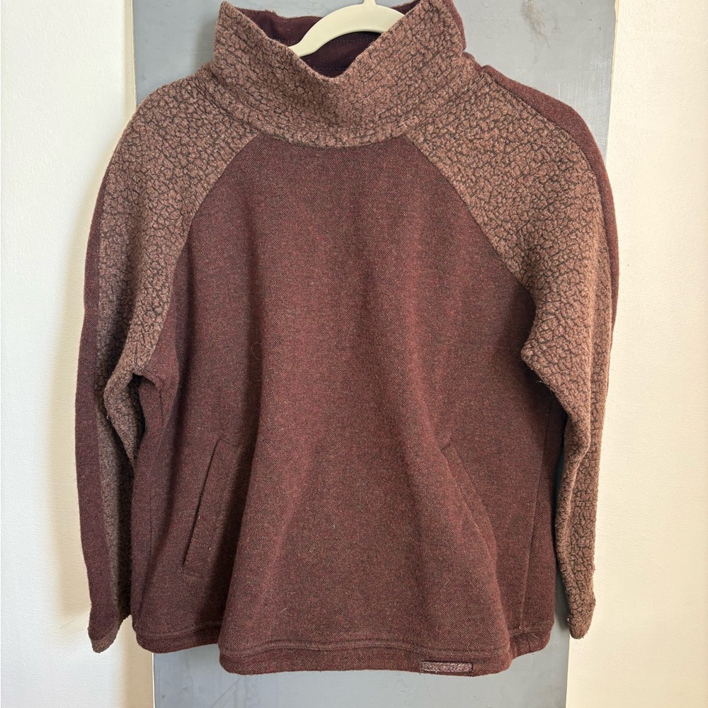 Prana Maroon and Beige Sweatshirt